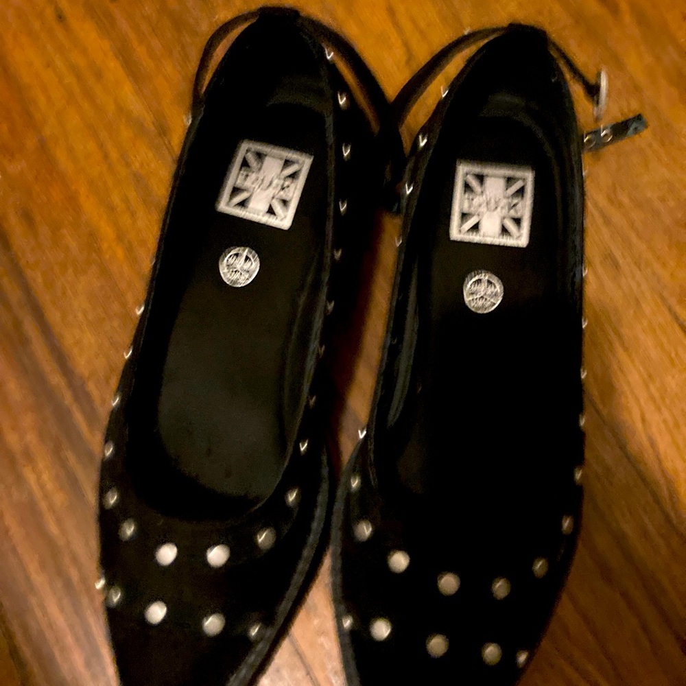 TUK Shoes Size 11 US